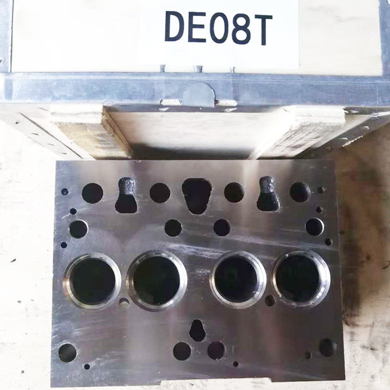 Built to match Daewoo Doosan Engine DE08T - Cylinder Head DE08TIS DH215-9 DH215-9E