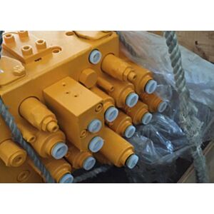 Excavator UPPER STRUCTURE Hyundai R210LC-7 Main Control Valve For 31N6-10110 online